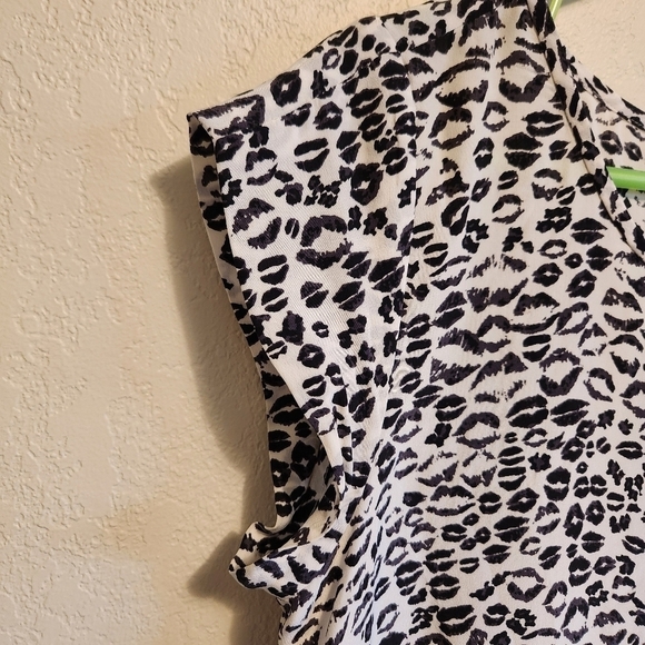 EUC JOIE WOMEN'S RANCHER LIP LEOPARD PRINT 100% SILK BLOUSE SIZE SMALL - Picture 6 of 9